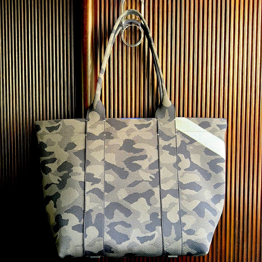 ROTHY’S large canvas tote with dust bag